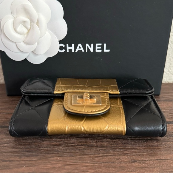 ❌SOLD❌CHANEL 2.55 Croc Embossed Lambskin Leather Flap Cardholder - Picture 8 of 9